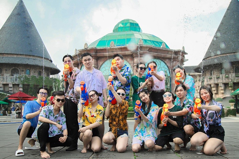 ban-sao-cua-le-hoi-te-nuoc-happy-songkran-thailand-festival-3-1680923609.jpg