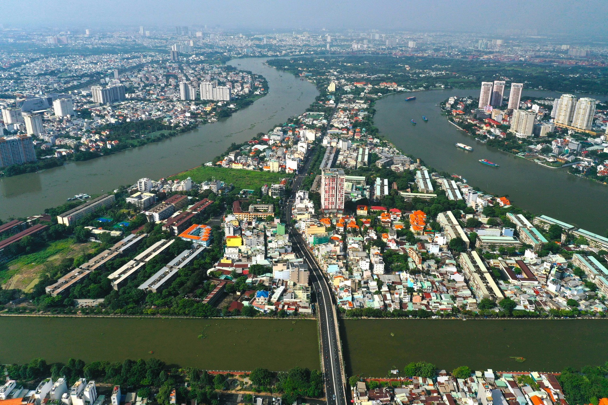 song-sai-gon-ban-dao-thanh-da-17274096471381724351816-1731570764395-1731570764672929714145-1745150930.webp