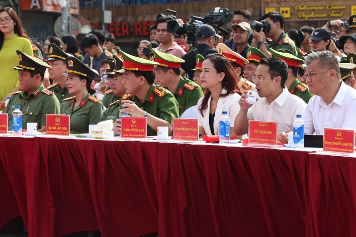 anh-01b-1780276693.JPG