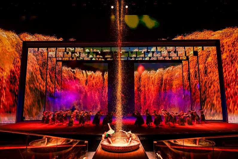 4-chuong-trinh-duoc-thiet-ke-theo-mo-hinh-immersive-theatre-san-khau-nhap-vai-ket-hop-dong-thoi-12-cong-nghe-va-hieu-ung-trinh-dien-tao-nen-trai-nghiem-thi-giac-da-tang-cho-khan-gia-1783092674.jpg