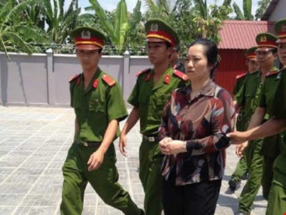  Bà Lê Thị Hường sau phiên tòa sơ thẩm. Ảnh: Trùng Khánh