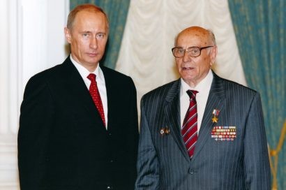  Tổng thống Nga V.Putin tại Lễ trao Danh hiệu Anh hùng Nga cho Aleksey Nhikolaievich Bochian, 10/5/2007. Ảnh : Cơ quan tình báo đối ngoại Nga