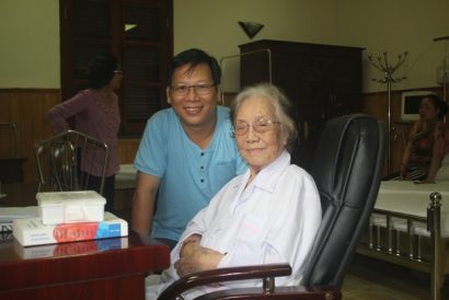  Bà Nguyễn Thị Bình và tác giả