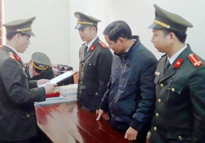  Cơ quan An ninh điều tra, Công an tỉnh Thanh Hóa thi hành lệnh bắt tạm giam 2 tháng đối với Đinh Trọng Tấn