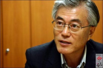  Ứng viên Moon Jae-in của Đảng Dân chủ được Bình Nhưỡng "hậu thuẫn".