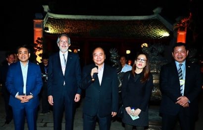 Thủ tướng trân trọng mời các doanh nhân tham dự sự kiện APEC vào cuối năm nay tại Việt Nam. Ảnh: VGP/Quang Hiếu