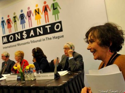  Các thẩm phán trong phiên “Tòa Quốc tế về Monsanto” tại La Hay, Hà Lan ngày 18-4. Ảnh: TWITTER