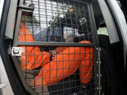  Xe chuyên chở tù nhân trong nhà tù được kiểm soát chặt chẽ. Ảnh: News Corp Australia 