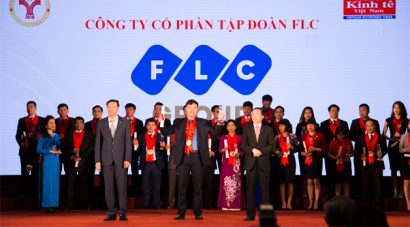  Ông Đỗ Quang Lâm, Đại diện Tập đoàn FLC nhận danh hiệu “Thương hiệu mạnh” năm 2016 từ Ban Tổ chức
