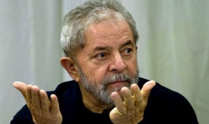  Cựu Tổng thống Lula - người có ý định tranh cử tổng thống vào năm 2018 - đang bị nhiều hành vi lạm dụng tư pháp chống lại.