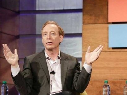 Ông Brad Smith, Giám đốc pháp lý của Microsoft, chỉ trích NSA đã thu thập lỗ hổng của hãng mà không thông báo. Ảnh: AFP