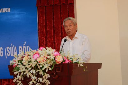 Luật gia Nguyễn Văn Liêm – Phó Giám đốc kiêm Chi hội trưởng Chi hội luật gia trung tâm tư vấn tại buổi tọa đàm. 