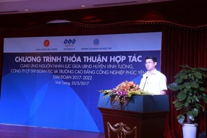 Ông Trần Việt Cường – Phó bí thư huyện ủy, Chủ tịch UBND huyện Vĩnh Tường – phát biểu tại Lễ ký kết. 