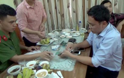 Ông Lê Duy Phong bị Công an TP.Yên Bái bắt quả tang ngày 22.6. (Ảnh tư liệu của công an)