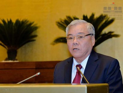  Tổng Thanh tra Chính phủ Phan Văn Sáu trình bày Tờ trình dự án Luật tố cáo (sửa đổi). Ảnh: QH