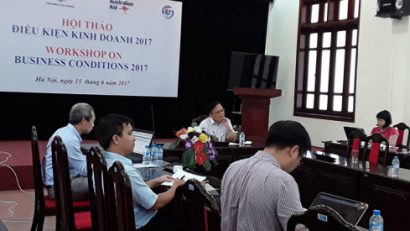 Các chuyên gia cho rằng các điều kiện kinh doanh được các bộ, ngành đặt ra không rõ ràng, ngày càng phức tạp hơn và gây rủi ro cho doanh nghiệp - Ảnh: N.AN