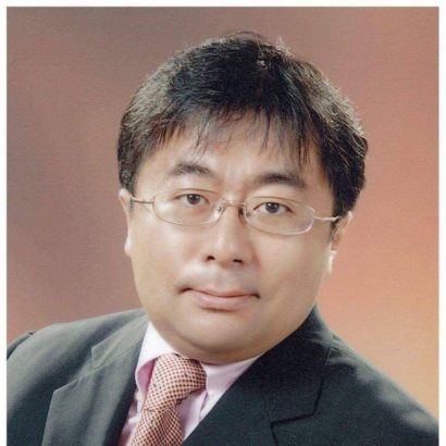  Ông FUSHIHARA HIROTA TS luật (J.D) Nhật Bản, cử nhân luật Việt Nam, tốt nghiệp khóa đào tạo luật sư Học viện Tư pháp, đại diện một công ty tư vấn của Nhật Bản tại Việt Nam