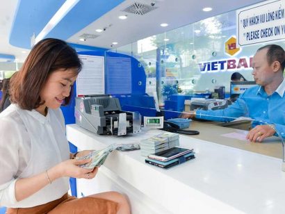 Hiện nay lãi suất gửi USD tại các ngân hàng là 0%. Ảnh: TL 