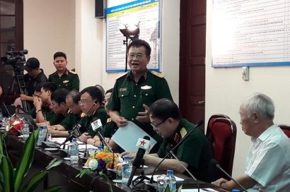  GS.Hoàng Chí Bảo phát biểu tại toạ đàm.