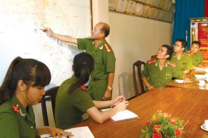  Chỉ đạo cụ thể một chuyên án.