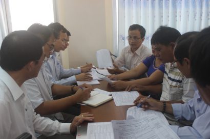  Công ty Nam Triệu bàn với ngư dân về kế hoạch khắc phục tàu hư hỏng