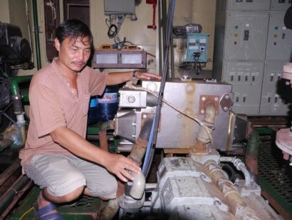  Ngư dân Bình Định xót bên con tàu vỏ thép gần 20 tỉ vừa đóng đã hư hỏng, phải nằm bờ