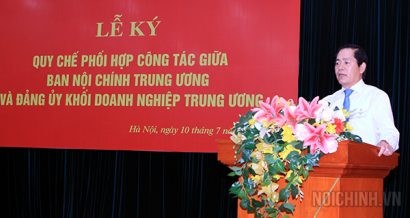  Đồng chí Phạm Viết Thanh, Ủy viên Trung ương Đảng, Bí thư Đảng ủy Khối Doanh nghiệp Trung ương phát biểu tại Lễ ký