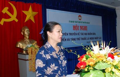  Phó Chủ tịch Ủy ban Trung ương MTTQ Việt Nam Trương Thị Ngọc Ánh phát biểu tại hội nghị