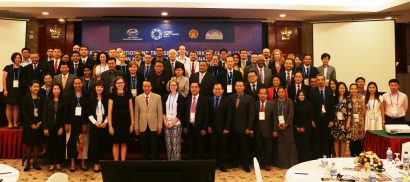 Các đại biểu tham dự cuộc họp