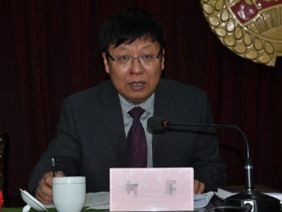 Zhang Jinbiao, Bí thư Đảng tại khu vực Hotan, Tân Cương Trung Quốc bị sa thải, khai trừ đảng và bị truy tố vì nhiều tội danh bao gồm tham ô, quan hệ tình dục bất chính với nhiều phụ nữ...