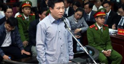  Bị cáo Hà Văn Thắm trước vành móng ngựa. Ảnh: Phạm Kiên/TTXVN