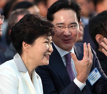 Lee Jae Yong và bà Park khi còn đương nhiệm