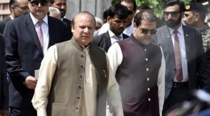 Thủ tướng Sharif và con trai Hussain Nawaz