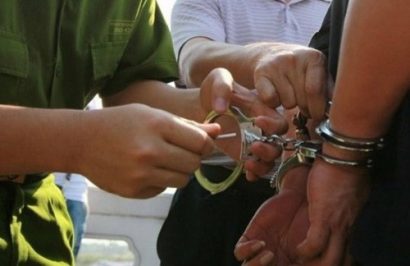 PV bị bắt vì tống tiền CSGT (ảnh minh họa).