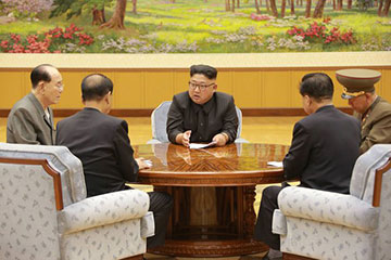 Nhà lãnh đạo Triều Tiên Kim Jong Un và các tướng lĩnh Bình Nhưỡng.