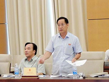  Ủy viên thường trực Uỷ ban Quốc phòng an ninh Nguyễn Mai Bộ cho ý kiến về báo cáo phòng, chống tham nhũng. Ảnh: T.Phú