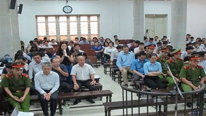 Các bị cáo tại phiên tòa xét xử