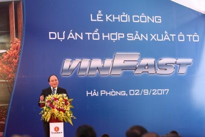 Thủ tướng phát biểu tại Lễ khởi công dự án Tổ hợp sản xuất ô tô VinFast do Tập đoàn Vingroup làm chủ đầu tư tại Khu kinh tế Đình Vũ - Cát Hải (Hải Phòng) sáng 2/9/2017. 