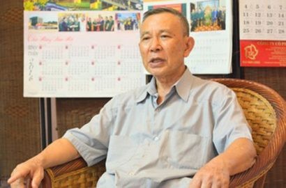 Ông Vũ Quốc Hùng (nguyên Phó Chủ nhiệm Ủy ban KTTW) trao đổi với PV Pháp lý