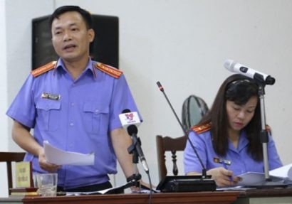 Ông Đào Thịnh Cường cùng cộng sự - đại diện VKS thực hành quyền công tố tại phiên tòa xét xử sơ thẩm đại án Oceanbank.