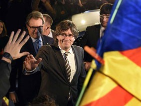  Thủ hiến Carles Puigdemont đồng thời là người lãnh đạo phong trào đòi độc lập cho xứ Catalan. Ảnh: AFP