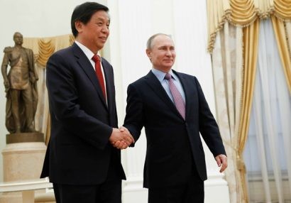  Ông Lật Chiến Thư từng được ông Tập Cận Bình cử sang Nga để làm đại diện đặc biệt trong cuộc hội đàm với Tổng thống Nga Vladimir Putin