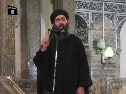 Lần duy nhất Abu Bakr al-Baghdadi xuất hiện trước công chúng vào năm 2014 ở đại thánh đường al-Nuri ở TP Mosul, tự xưng là lãnh đạo của một vương quốc Hồi giáo mới. Ảnh: REUTERS