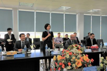 Bà Bùi Thị Hương – Giám đốc Điều hành Vinamilk phát biểu tại buổi làm việc. 