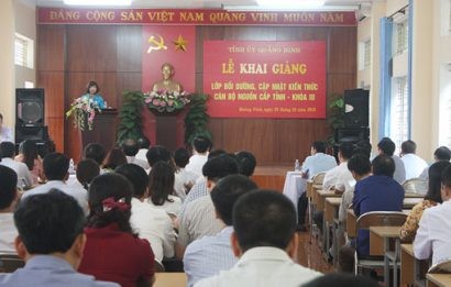  Quang cảnh Lễ khai giảng lớp bồi dưỡng, cập nhật kiến thức cán bộ nguồn  cấp tỉnh – khóa III do Tỉnh ủy Quảng Ninh tổ chức (ảnh minh họa)