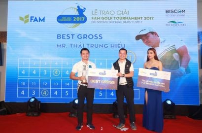 Trần Quang Huy – Tổng giám đốc Tập đoàn FLC, Trưởng ban tổ chức trao giải Best Gross cho gôn thủ Thái Trung Hiếu