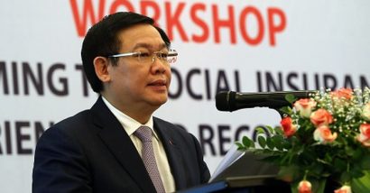 Phó thủ tướng Vương Đình Huệ yêu cầu các cơ quan, Bộ ngành cần nghiên cứu kỹ, phân tích cụ thể chính sách bảo hiểm xã hội của các nước để tránh bài học thất bại. Ảnh: Chinhphu