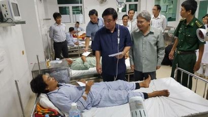 Lãnh đạo tỉnh Bình Định thăm hỏi các thuyền viên bị nạn