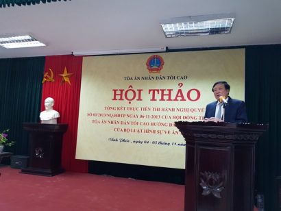 Chánh án TAND Tối cao Nguyễn Hòa Bình phát biểu khai mạc hội thảo