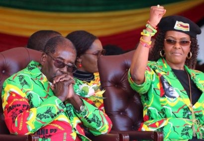 Ông Robert Mugabe và vợ, Grace Mugabe. Ảnh: Reuters